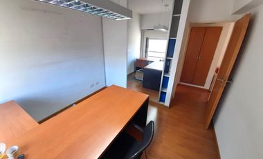 Oficina en Belgrano con cochera cubierta