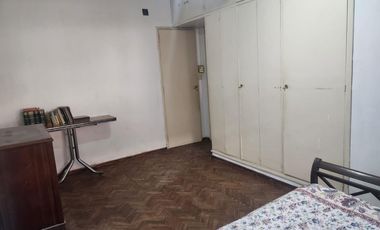 VENTA - Casa 3 dormitorios, con cochera y patio - España y Hospitales, Rosario. APTO CRÉDITO.