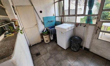 VENTA - Casa 3 dormitorios, con cochera y patio - España y Hospitales, Rosario. APTO CRÉDITO.