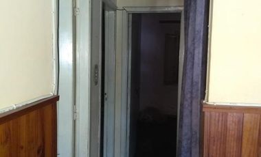 Casa en venta - 2 dormitorios 1 baño - cochera - 300mts2 - La Plata