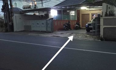 DI JUAL CEPAT RUMAH SECONDARY LUAS,KOKOH DAN STRATEGIS DI JAGAKARSA