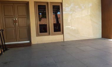 DI JUAL CEPAT RUMAH SECONDARY LUAS,KOKOH DAN STRATEGIS DI JAGAKARSA