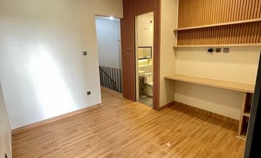 Rumah Dijual Di Limo Depok Furnished 4 KT Dekat Ke Pintu Tol Limo