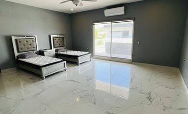 Casa en Venta, Estricta Seguridad, Boulevard Rodrigo Gómez, Linares Nuevo León