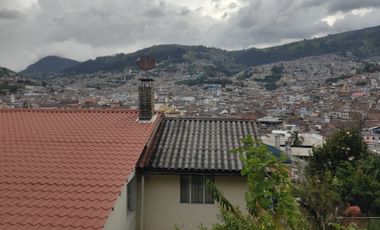CASA RENTERA - SECTOR ITCHIMBIA- LA TOLA