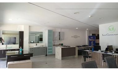 PARQUE LEFEVRE / SANTA ELENA / 437M / LOCAL CON OFICINAS Y BODEGA JC
