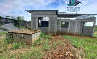 REMATE DE LOTE CON ESTRUCTURA EN VENTA EN LA ACEQUIA