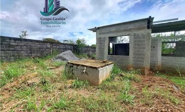 REMATE DE LOTE CON ESTRUCTURA EN VENTA EN LA ACEQUIA