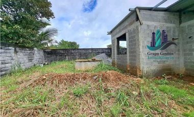 REMATE DE LOTE CON ESTRUCTURA EN VENTA EN LA ACEQUIA