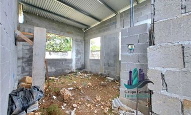 REMATE DE LOTE CON ESTRUCTURA EN VENTA EN LA ACEQUIA