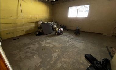 CALIDONIA / AVE. MEXICO / EDIFICIO ABJ / LOCAL / 240 M / PLANTA BAJA