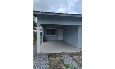 Vendo casa en Algarrobos cerca de David y Dolega