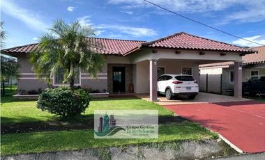 VENTA DE CASA EN SAN PABLO CON PISCINA  RESIDENCIAL PRIVADO