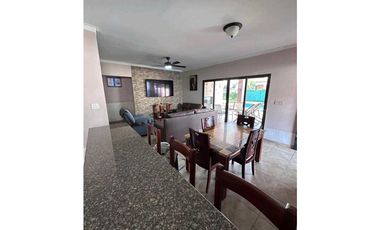 VENTA DE CASA EN SAN PABLO CON PISCINA  RESIDENCIAL PRIVADO