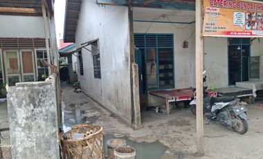 Rumah petak 6pintu di belakang RS Ibnus Sina kota Pekanbaru