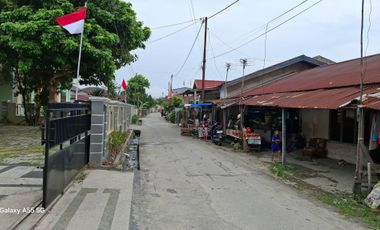 Rumah petak 6pintu di belakang RS Ibnus Sina kota Pekanbaru