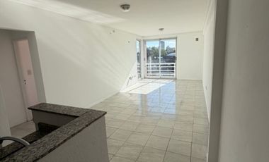 Departamento en alquiler en Remedios de Escalada Este