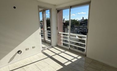 Departamento en alquiler en Remedios de Escalada Este