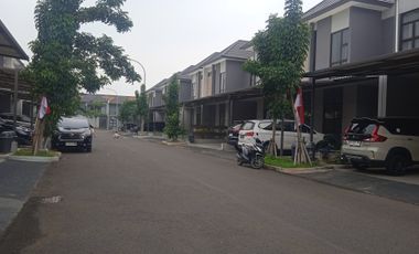 Jual rumah murah 2 lantai di Grandwisata