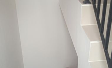 Jual rumah murah 2 lantai di Grandwisata