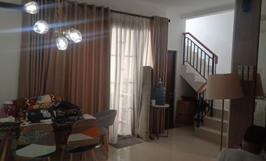 Jual rumah murah 2 lantai di Grandwisata