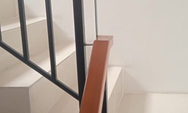 Jual rumah murah 2 lantai di Grandwisata