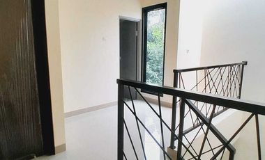 Rumah 2 lantai free biaya DP 0