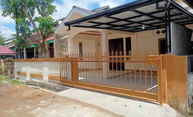 Rumah 2 Lt Baru Renovasi di Jalan Ayani Kubu Raya Pontianak