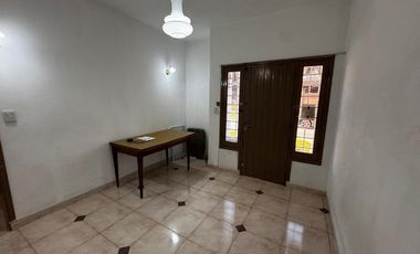 Casa en alquiler en Ramos Mejia Sur