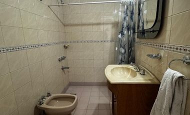 Casa en alquiler en Ramos Mejia Sur