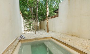 En la mejor zona de Aldea Zama, planta baja con piscina a super precio
