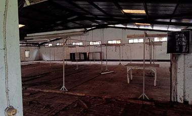 Gudang terawat Dan Luas di main road Raya lembang