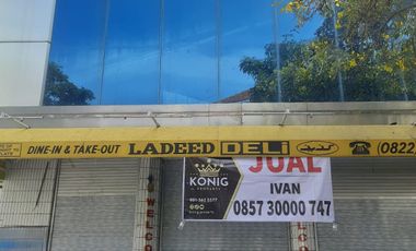 Surabaya kota. Raya Tunjungan. Komersial area