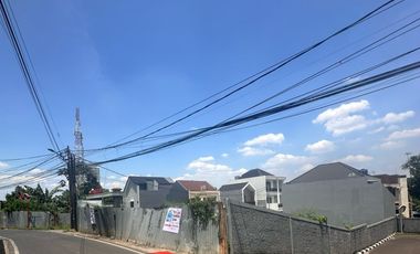 Dijual Tanah pinggir jalan strategis masuk 2 mobil, dekat taman