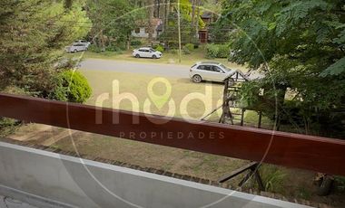 Casa con 2uf. en Costa del Este - Avenida 2 entre Dalias y Rosas
