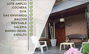 Casa con 2uf. en Costa del Este - Avenida 2 entre Dalias y Rosas