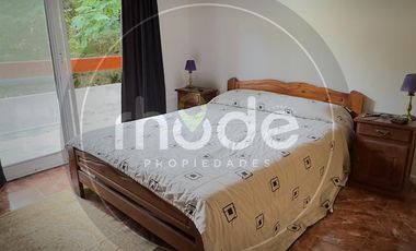 Casa con 2uf. en Costa del Este - Avenida 2 entre Dalias y Rosas