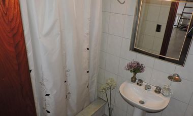 En Berazategui Hermoso Chalet de 8 ambientes con parque y pileta en venta sobre terreno de 1940m2.