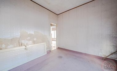 Terreno con casa y galpón a reciclar en venta en Villa Lynch San Martin