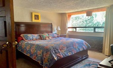 Vendo casa sola con  jardín para actualizar