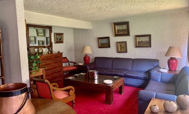 Vendo casa sola con  jardín para actualizar