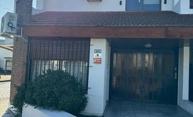 PH en venta - 4 Dormitorios 3 Baños - Cochera - 170Mts2 - Villa Sarmiento