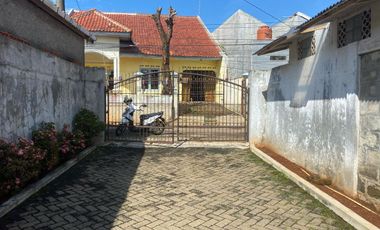 Jual Rumah Tingkah 325 m2 & Kontrakan 16 Pintu 800 m2 Kota Purwakarta