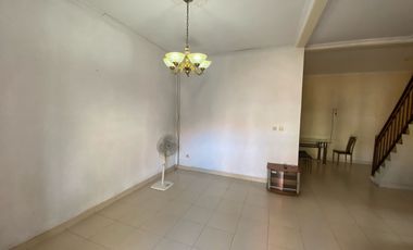 Jual Rumah Tingkah 325 m2 & Kontrakan 16 Pintu 800 m2 Kota Purwakarta