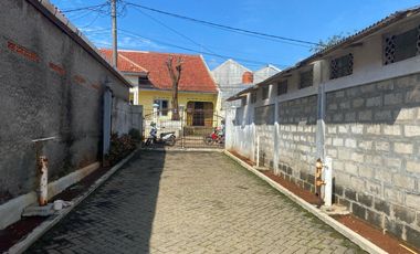 Jual Rumah Tingkah 325 m2 & Kontrakan 16 Pintu 800 m2 Kota Purwakarta