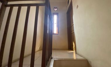 Jual Rumah Tingkah 325 m2 & Kontrakan 16 Pintu 800 m2 Kota Purwakarta