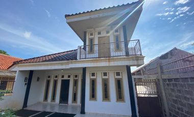 Jual Rumah Tingkah 325 m2 & Kontrakan 16 Pintu 800 m2 Kota Purwakarta