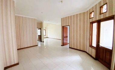 Dijual Rumah strategis dan terawat