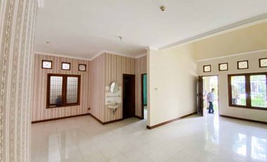 Dijual Rumah strategis dan terawat