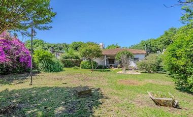 se vende Chalet edificado en dos lotes en el centro de Florencio Varela. Calle Leandro L. Alem entra calle España y Bernardo de Monteagudo